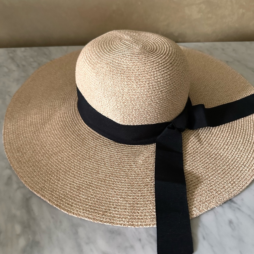 Preloved adjustable sun hat - Picture 3 of 3